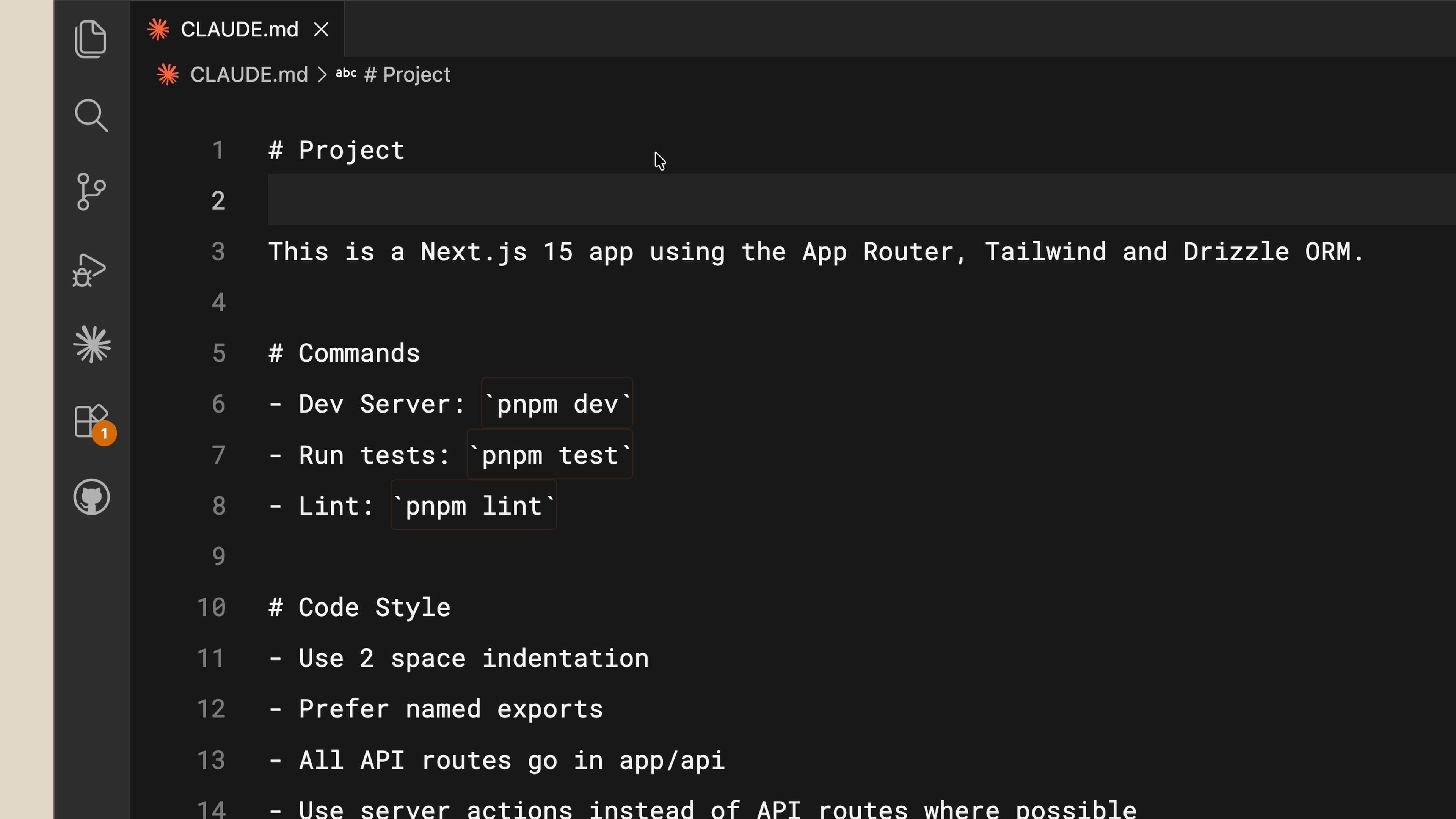 Một file CLAUDE.md mở trong VS Code, hiển thị thông tin project, các lệnh, và quy tắc code style